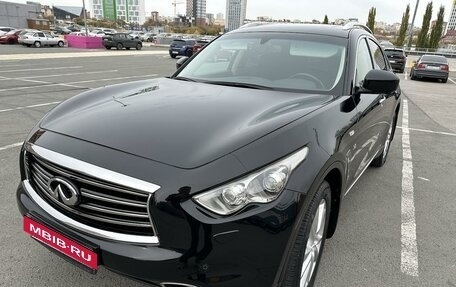 Infiniti QX70, 2015 год, 2 999 999 рублей, 9 фотография