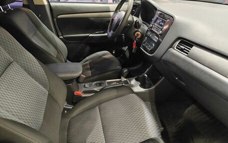 Mitsubishi Outlander III рестайлинг 3, 2012 год, 1 229 000 рублей, 9 фотография