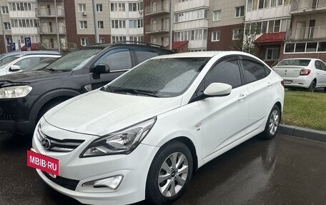 Hyundai Solaris II рестайлинг, 2016 год, 1 400 000 рублей, 2 фотография