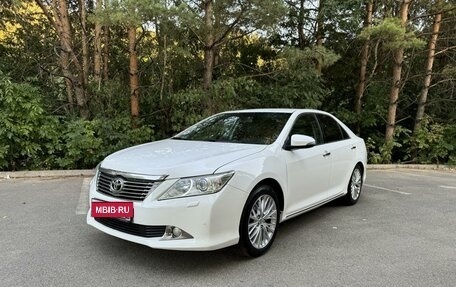 Toyota Camry, 2014 год, 1 865 000 рублей, 3 фотография