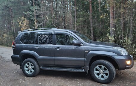 Toyota Land Cruiser Prado 120 рестайлинг, 2004 год, 2 100 000 рублей, 4 фотография