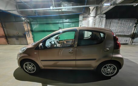 Peugeot 107 I рестайлинг, 2013 год, 825 000 рублей, 3 фотография