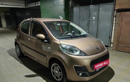 Peugeot 107 I рестайлинг, 2013 год, 825 000 рублей, 8 фотография