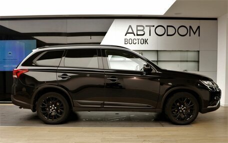 Mitsubishi Outlander III рестайлинг 3, 2021 год, 3 150 000 рублей, 7 фотография