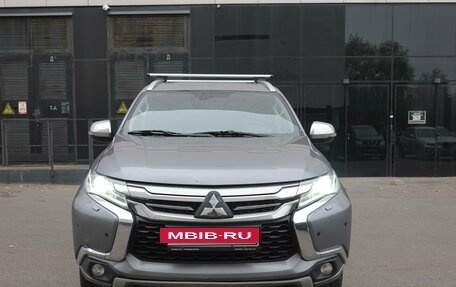 Mitsubishi Pajero Sport III рестайлинг, 2017 год, 2 400 000 рублей, 2 фотография