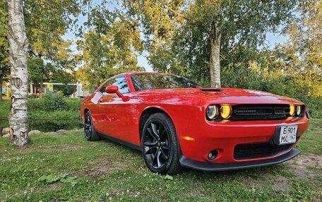 Dodge Challenger III рестайлинг 2, 2017 год, 3 500 000 рублей, 4 фотография