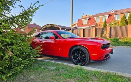 Dodge Challenger III рестайлинг 2, 2017 год, 3 500 000 рублей, 9 фотография