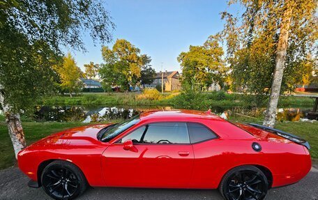 Dodge Challenger III рестайлинг 2, 2017 год, 3 500 000 рублей, 10 фотография