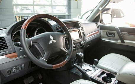 Mitsubishi Pajero IV, 2009 год, 1 648 000 рублей, 10 фотография