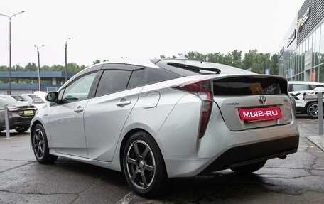 Toyota Prius IV XW50, 2017 год, 1 588 000 рублей, 7 фотография