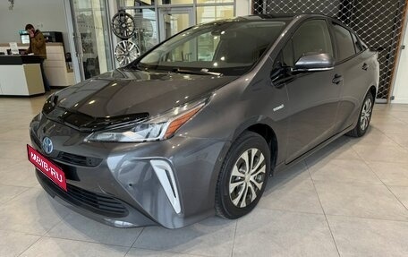 Toyota Prius IV XW50, 2019 год, 2 392 000 рублей, 1 фотография