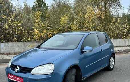 Volkswagen Golf V, 2005 год, 450 000 рублей, 1 фотография