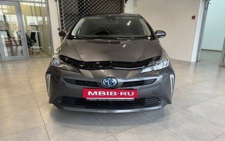 Toyota Prius IV XW50, 2019 год, 2 392 000 рублей, 2 фотография