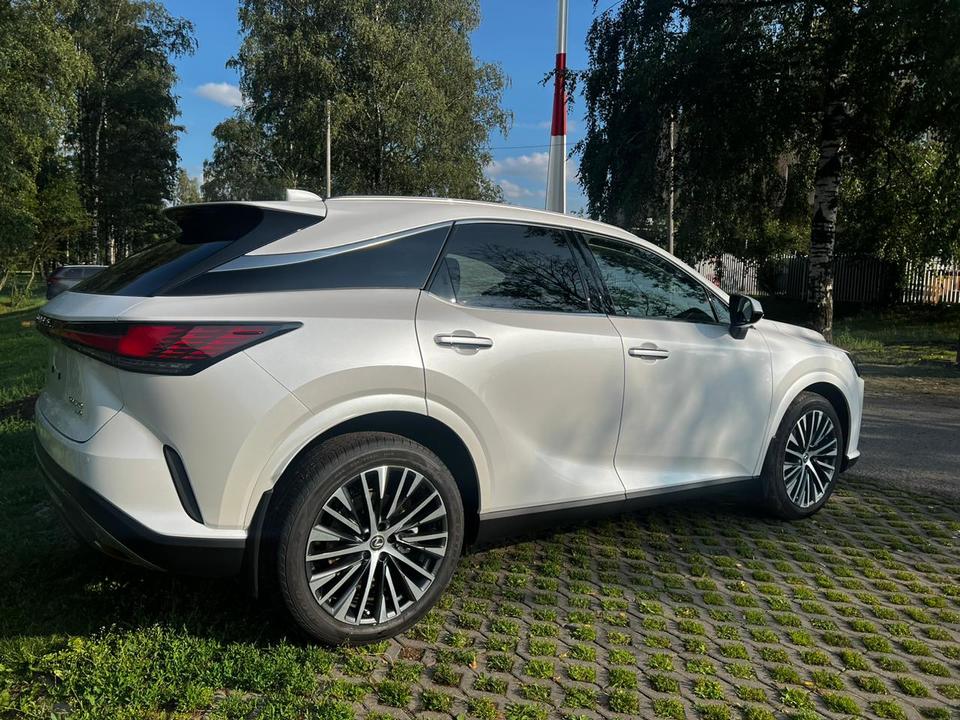 Lexus RX IV рестайлинг, 2024 год, 11 000 000 рублей, 6 фотография