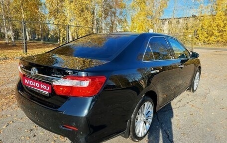 Toyota Camry, 2013 год, 1 900 000 рублей, 3 фотография