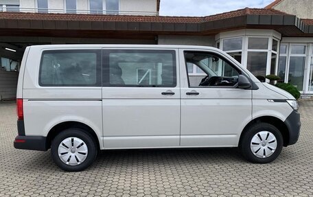 Volkswagen Transporter T6 рестайлинг, 2024 год, 7 300 000 рублей, 8 фотография