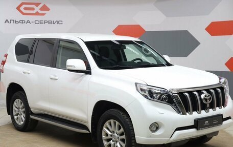 Toyota Land Cruiser Prado 150 рестайлинг 2, 2014 год, 3 990 000 рублей, 3 фотография