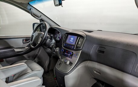 Hyundai Grand Starex Grand Starex I рестайлинг 2, 2018 год, 3 190 000 рублей, 16 фотография