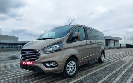 Ford Tourneo Custom I рестайлинг, 2018 год, 3 000 000 рублей, 1 фотография