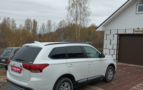 Mitsubishi Outlander III рестайлинг 3, 2021 год, 2 750 000 рублей, 1 фотография