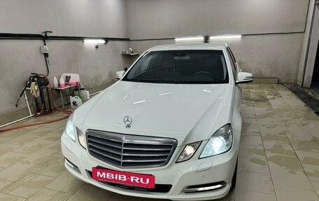 Mercedes-Benz E-Класс, 2010 год, 1 395 000 рублей, 15 фотография