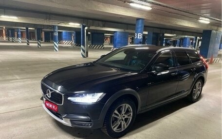 Volvo V90 Cross Country I рестайлинг, 2018 год, 3 650 000 рублей, 1 фотография