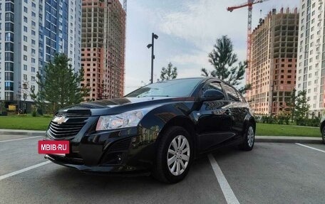 Chevrolet Cruze II, 2013 год, 920 000 рублей, 3 фотография