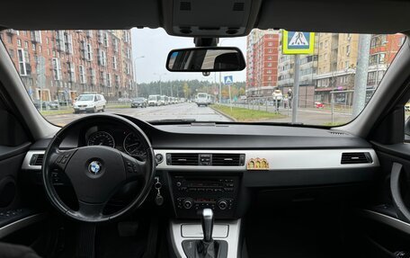 BMW 3 серия, 2011 год, 1 320 000 рублей, 17 фотография