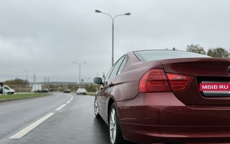 BMW 3 серия, 2011 год, 1 320 000 рублей, 16 фотография