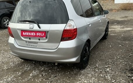 Honda Fit III, 2006 год, 590 000 рублей, 10 фотография