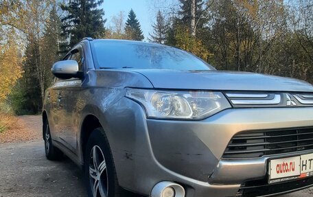 Mitsubishi Outlander III рестайлинг 3, 2012 год, 1 300 000 рублей, 11 фотография