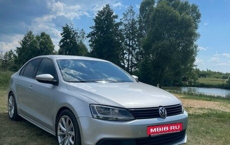 Volkswagen Jetta VI, 2012 год, 1 170 000 рублей, 2 фотография