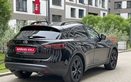 Infiniti QX70, 2015 год, 2 300 000 рублей, 2 фотография