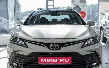 Toyota Camry, 2023 год, 5 190 000 рублей, 2 фотография