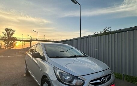 Hyundai Solaris II рестайлинг, 2011 год, 790 000 рублей, 8 фотография