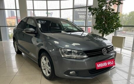 Volkswagen Jetta VI, 2013 год, 1 299 000 рублей, 3 фотография