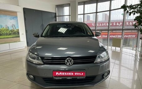 Volkswagen Jetta VI, 2013 год, 1 299 000 рублей, 2 фотография