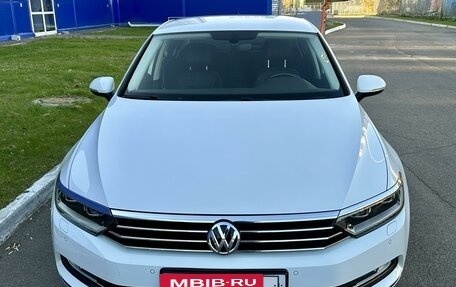 Volkswagen Passat B8 рестайлинг, 2015 год, 2 285 000 рублей, 10 фотография