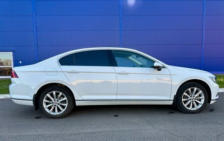 Volkswagen Passat B8 рестайлинг, 2015 год, 2 285 000 рублей, 15 фотография