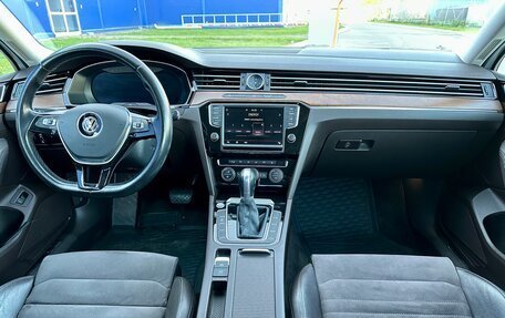 Volkswagen Passat B8 рестайлинг, 2015 год, 2 285 000 рублей, 22 фотография