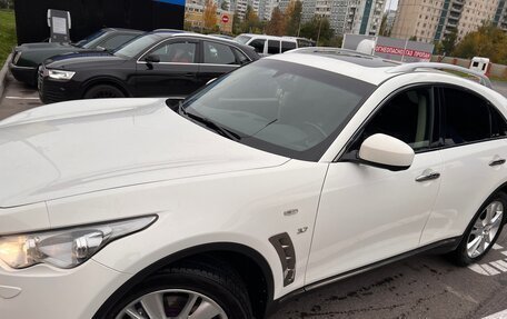 Infiniti QX70, 2013 год, 2 500 000 рублей, 10 фотография