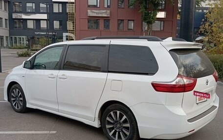 Toyota Sienna III, 2018 год, 3 520 000 рублей, 3 фотография