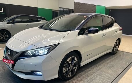 Nissan Leaf II, 2017 год, 1 790 000 рублей, 3 фотография