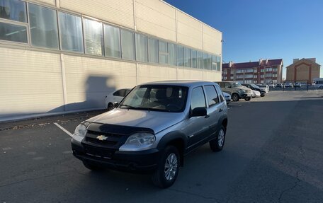 Chevrolet Niva I рестайлинг, 2017 год, 700 000 рублей, 3 фотография