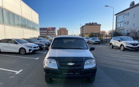 Chevrolet Niva I рестайлинг, 2017 год, 700 000 рублей, 2 фотография