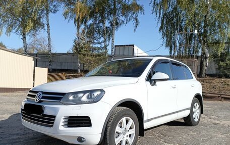 Volkswagen Touareg III, 2012 год, 2 395 000 рублей, 1 фотография