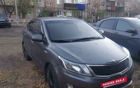 KIA Rio III рестайлинг, 2014 год, 850 000 рублей, 2 фотография