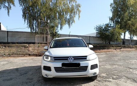 Volkswagen Touareg III, 2012 год, 2 395 000 рублей, 8 фотография