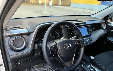 Toyota RAV4, 2018 год, 2 595 000 рублей, 16 фотография