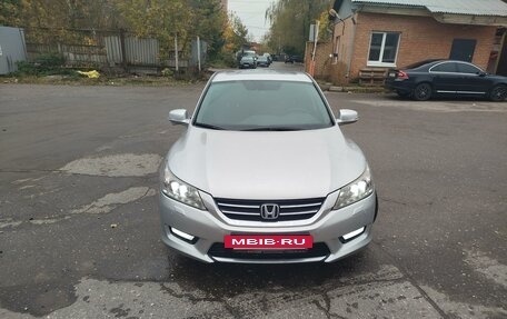 Honda Accord IX рестайлинг, 2013 год, 1 530 000 рублей, 8 фотография